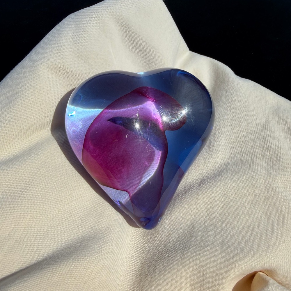 KOSTA BODA Purple Heart Paperweight HEARTBEAT by Bertil Vallien Signed